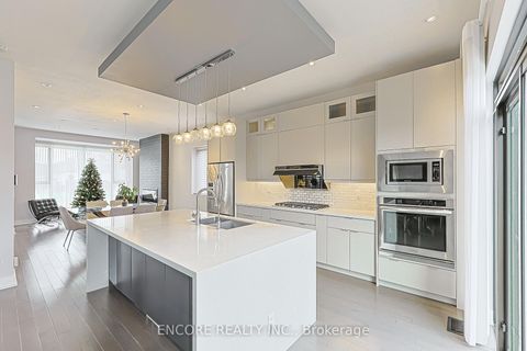 Photo 14 at 93 Pleasant View Drive, Pleasant View, Toronto