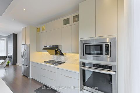 Photo 16 at 93 Pleasant View Drive, Pleasant View, Toronto
