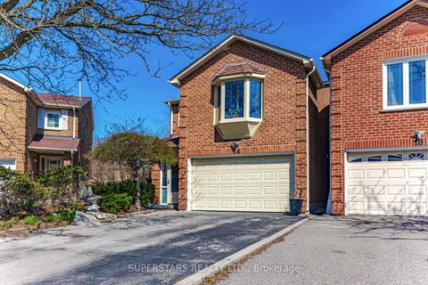 Photo 1 at 14 Kemsing Court, Milliken Mills West, Markham