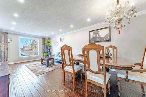 Photo 2 at 14 Kemsing Court, Milliken Mills West, Markham