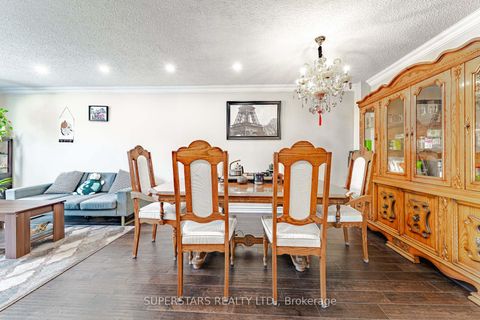 Photo 8 at 14 Kemsing Court, Milliken Mills West, Markham