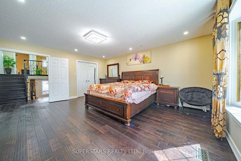 Photo 19 at 14 Kemsing Court, Milliken Mills West, Markham