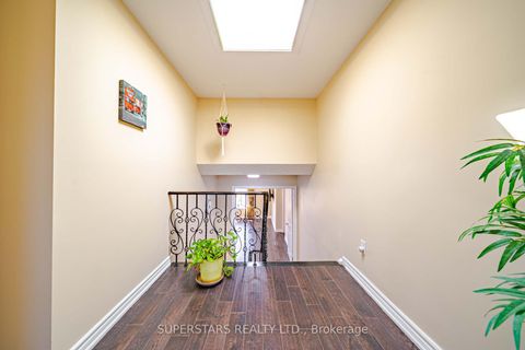 Photo 23 at 14 Kemsing Court, Milliken Mills West, Markham