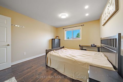 Photo 26 at 14 Kemsing Court, Milliken Mills West, Markham