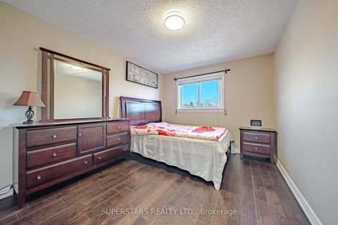 Photo 28 at 14 Kemsing Court, Milliken Mills West, Markham