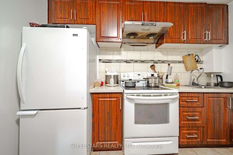 Photo 31 at 14 Kemsing Court, Milliken Mills West, Markham