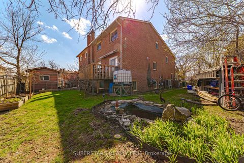 Photo 36 at 14 Kemsing Court, Milliken Mills West, Markham