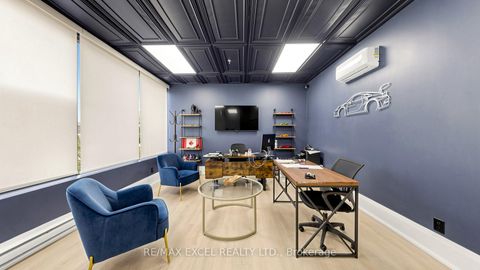 Photo 8 at 7 - 91 Fernstaff Court, Concord, Vaughan