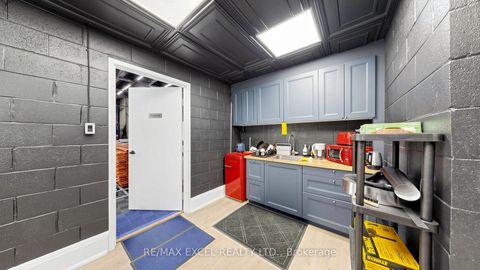 Photo 12 at 7 - 91 Fernstaff Court, Concord, Vaughan