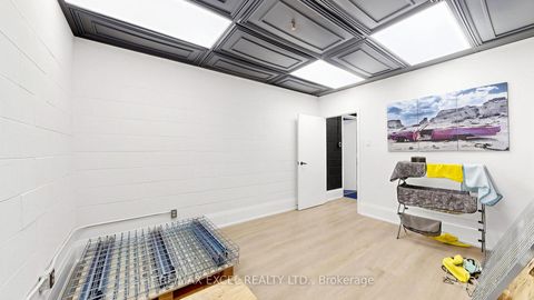 Photo 18 at 7 - 91 Fernstaff Court, Concord, Vaughan