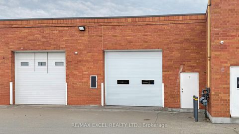 Photo 28 at 7 - 91 Fernstaff Court, Concord, Vaughan