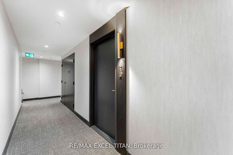 Photo 4 at 612 - 5 Lakeview Avenue, Bellwoods, Toronto