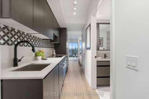 Photo 6 at 612 - 5 Lakeview Avenue, Bellwoods, Toronto