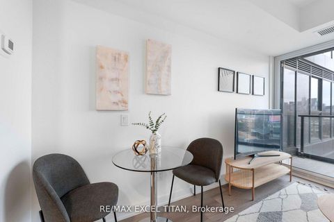 Photo 15 at 612 - 5 Lakeview Avenue, Bellwoods, Toronto