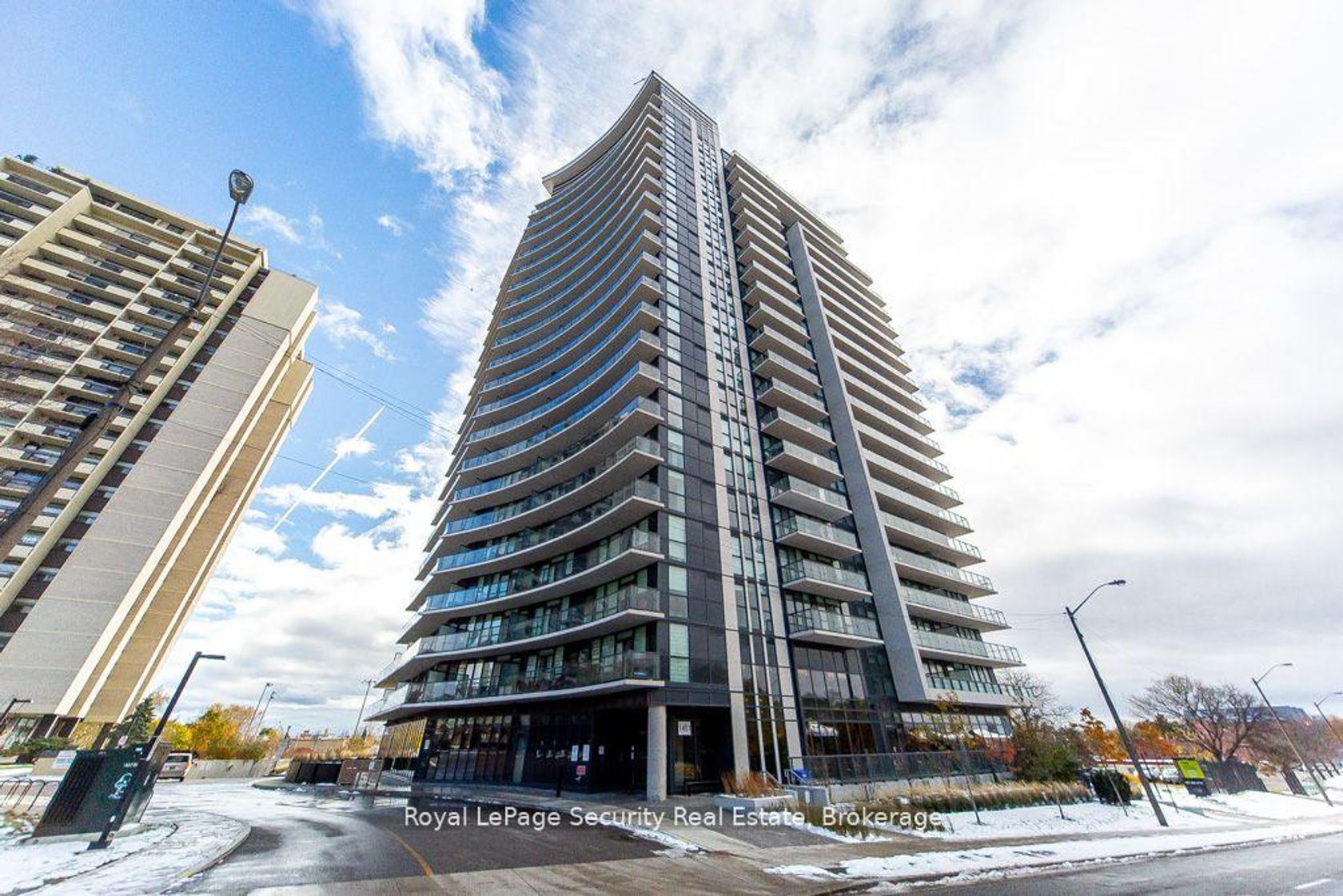 2009 - 1461 Lawrence Avenue W, Amesbury, Toronto photo 1