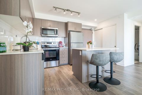 Photo 2 at 908 - 58 Lakeside Terrace, Little Lake, Barrie