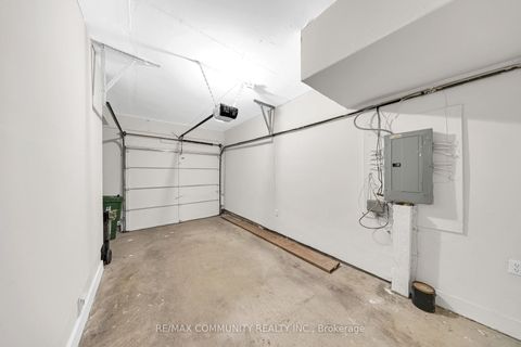 Photo 6 at 68 - 2758 Eglinton Avenue E, Eglinton East, Toronto