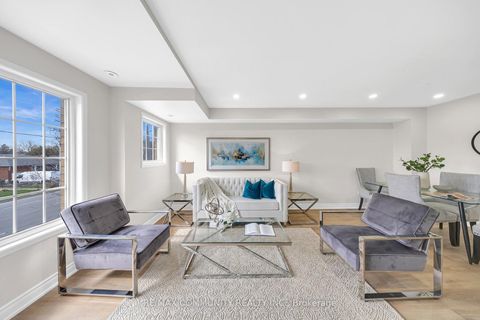 Photo 11 at 68 - 2758 Eglinton Avenue E, Eglinton East, Toronto