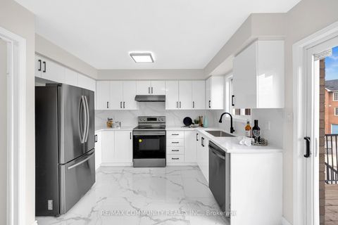 Photo 16 at 68 - 2758 Eglinton Avenue E, Eglinton East, Toronto