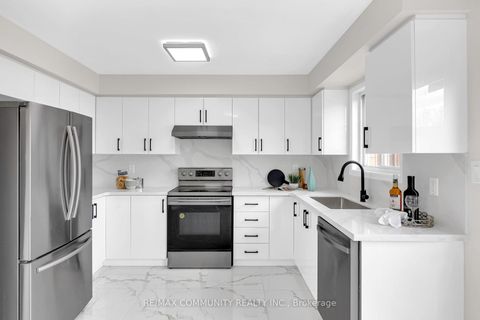 Photo 17 at 68 - 2758 Eglinton Avenue E, Eglinton East, Toronto