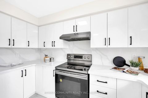 Photo 18 at 68 - 2758 Eglinton Avenue E, Eglinton East, Toronto