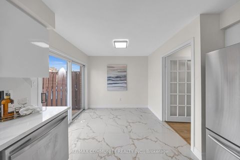 Photo 19 at 68 - 2758 Eglinton Avenue E, Eglinton East, Toronto