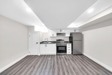 Photo 33 at 68 - 2758 Eglinton Avenue E, Eglinton East, Toronto