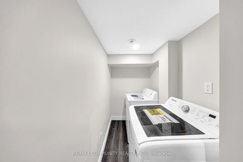 Photo 34 at 68 - 2758 Eglinton Avenue E, Eglinton East, Toronto