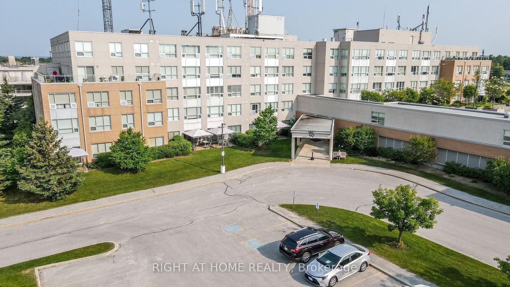 309 - 90 Dean Avenue, Painswick South, Barrie photo number 2