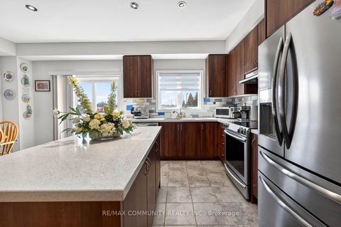 Photo 10 at 1228 Peelar Crescent, Lefroy, Innisfil