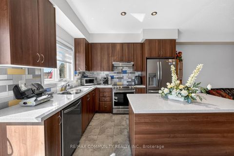 Photo 11 at 1228 Peelar Crescent, Lefroy, Innisfil