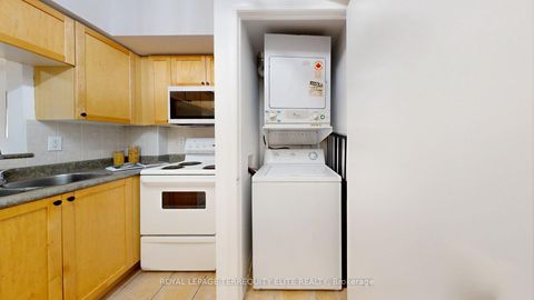 Photo 23 at 830 - 5 Everson Drive, Willowdale East, Toronto