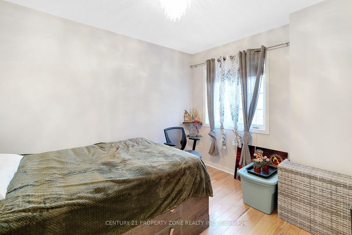 Photo 16 at 17 Riverplace Crescent, Bram East, Brampton