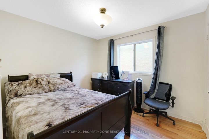 Photo 19 at 17 Riverplace Crescent, Bram East, Brampton