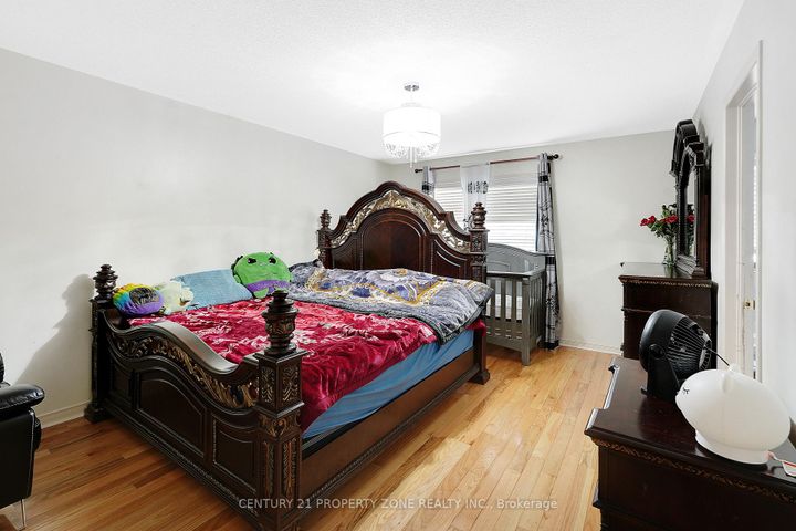 Photo 21 at 17 Riverplace Crescent, Bram East, Brampton