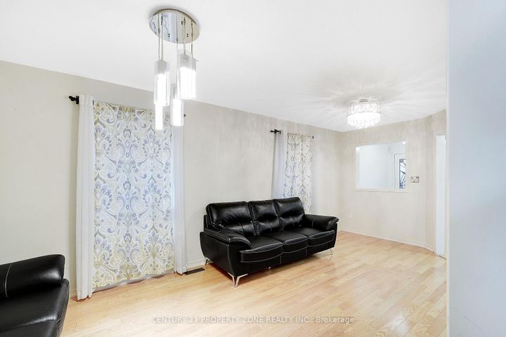 Photo 24 at 17 Riverplace Crescent, Bram East, Brampton