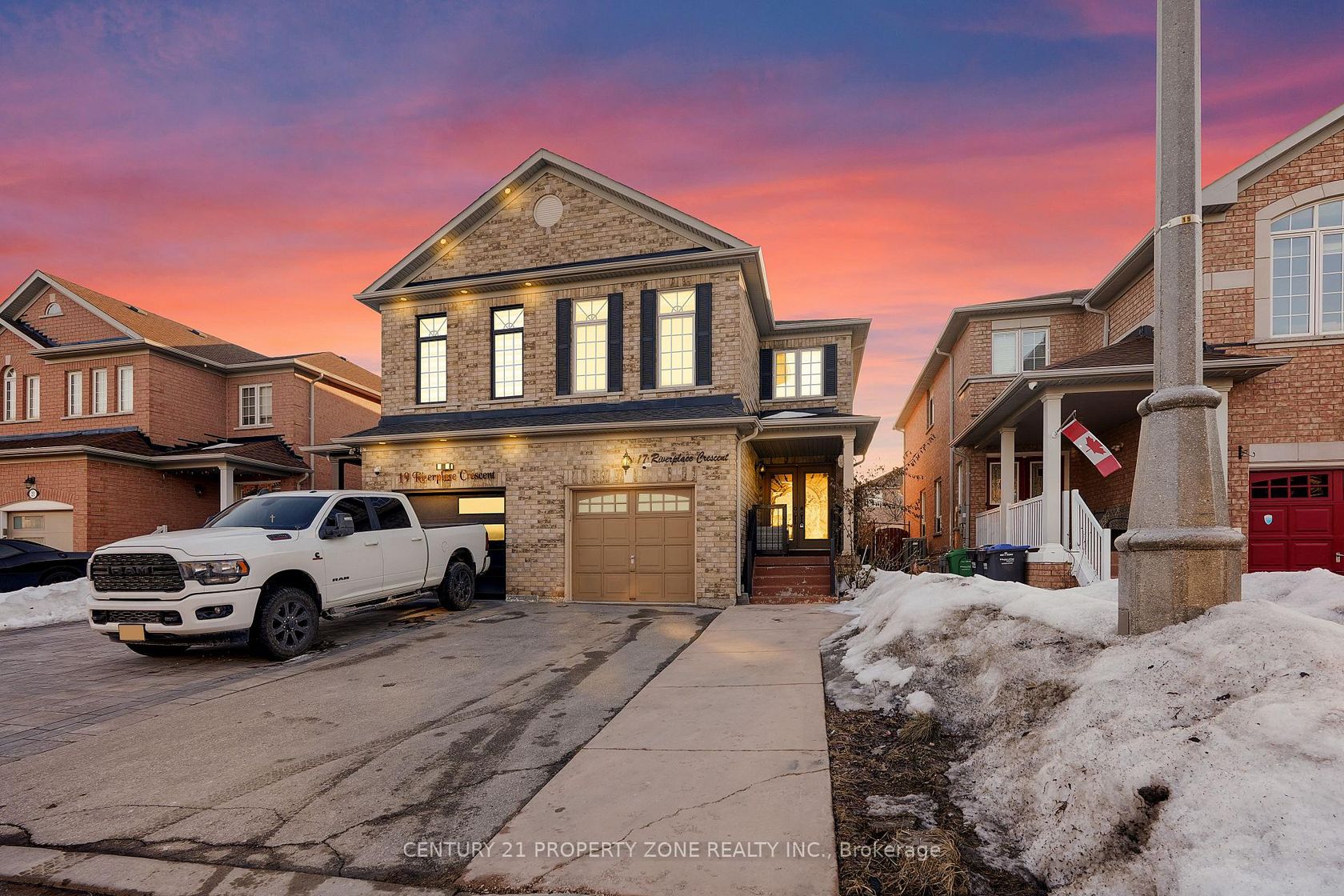 17 Riverplace Crescent, Bram East, Brampton 2