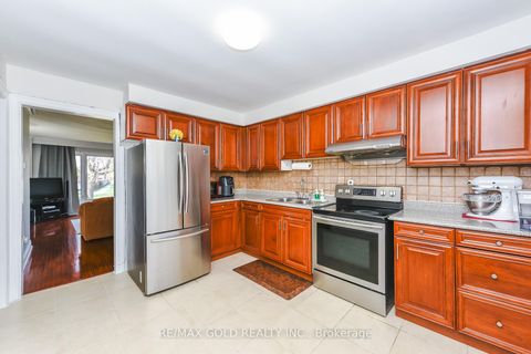 Photo 10 at 7464 Homeside Gardens, Malton, Mississauga