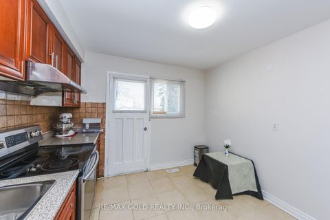 Photo 12 at 7464 Homeside Gardens, Malton, Mississauga