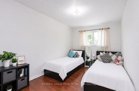 Photo 19 at 7464 Homeside Gardens, Malton, Mississauga