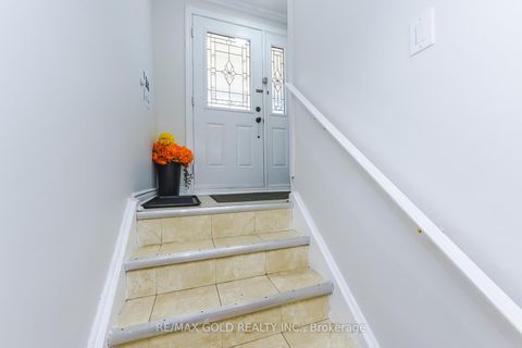 Photo 33 at 7464 Homeside Gardens, Malton, Mississauga