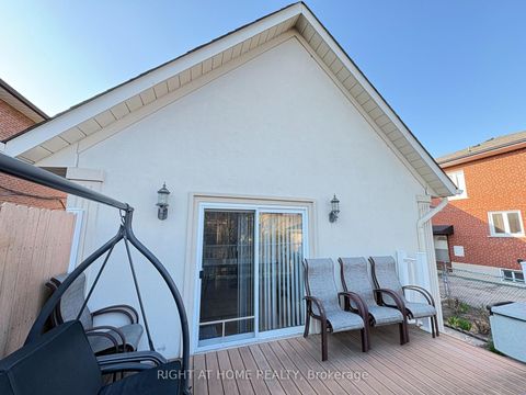 Photo 3 at 25 Burlingame Road, Alderwood, Toronto