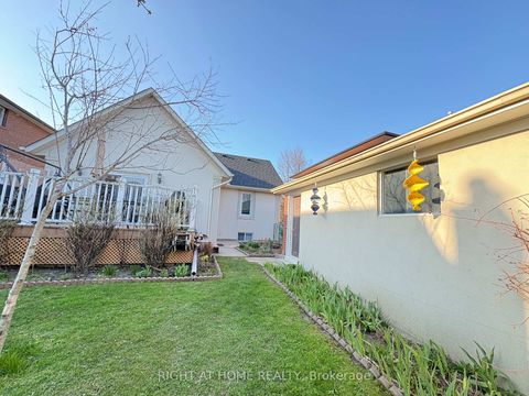 Photo 5 at 25 Burlingame Road, Alderwood, Toronto