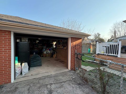 Photo 9 at 25 Burlingame Road, Alderwood, Toronto