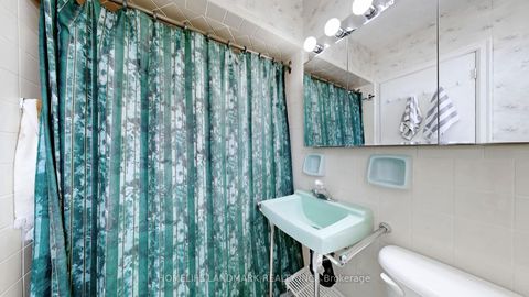 Photo 11 at 568 Cummer Avenue, Steeles, Toronto