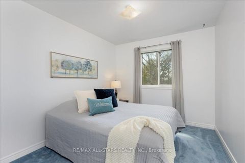 Photo 18 at 32 Lancaster Court, Keswick South, Georgina