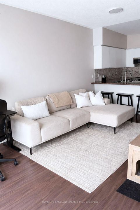 Photo 4 at 226 - 1837 Eglinton Avenue E, Victoria Village, Toronto