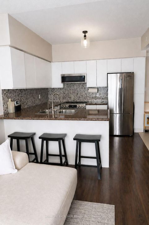 Photo 6 at 226 - 1837 Eglinton Avenue E, Victoria Village, Toronto