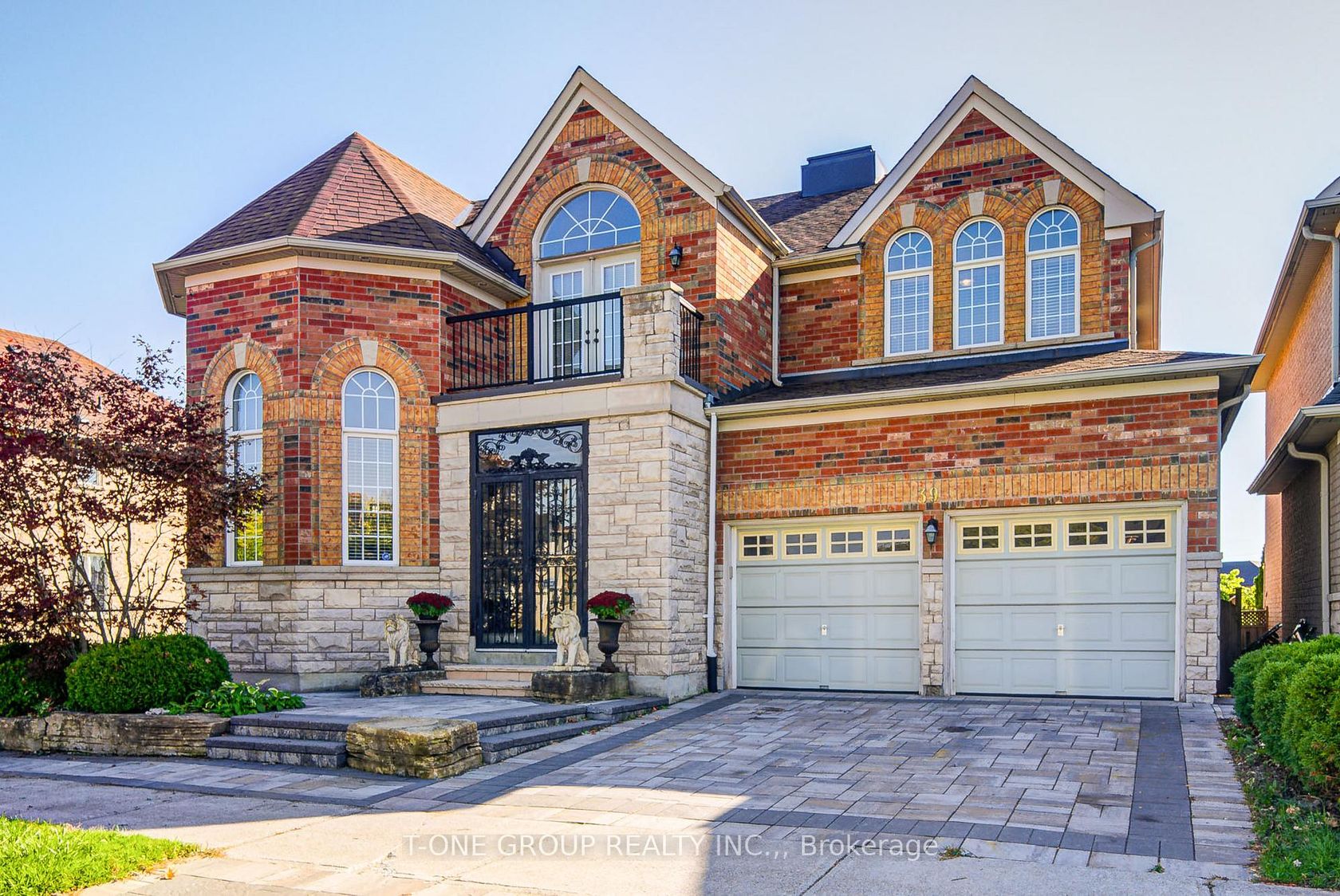 39 Boulderbrook Drive, Rouge E11, Toronto photo number 2