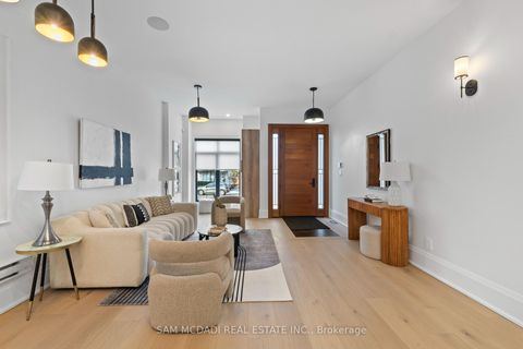 Photo 2 at 78 South Kingsway, Swansea, Toronto